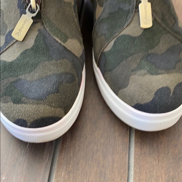 Shoes - Picture 6 of 7